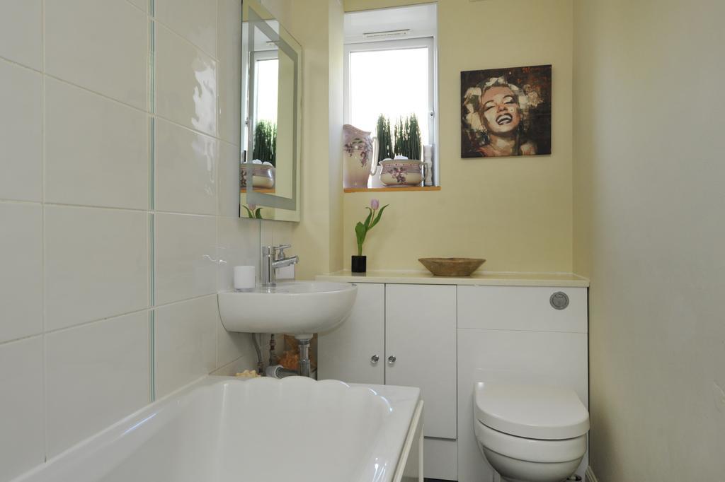 Kensington Court Apartment Bath Exterior foto